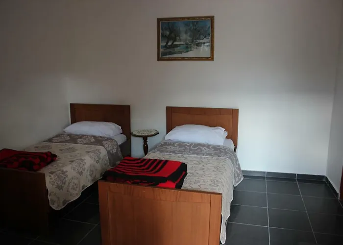 Noah&kristel 3* בראט