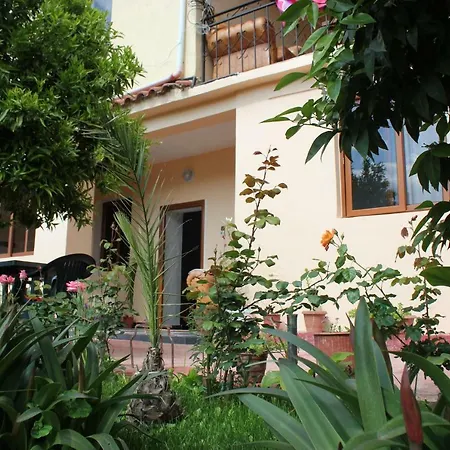 Noah&kristel Aparthotel Berat